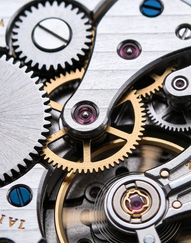 Luxury watch styles and watch articles